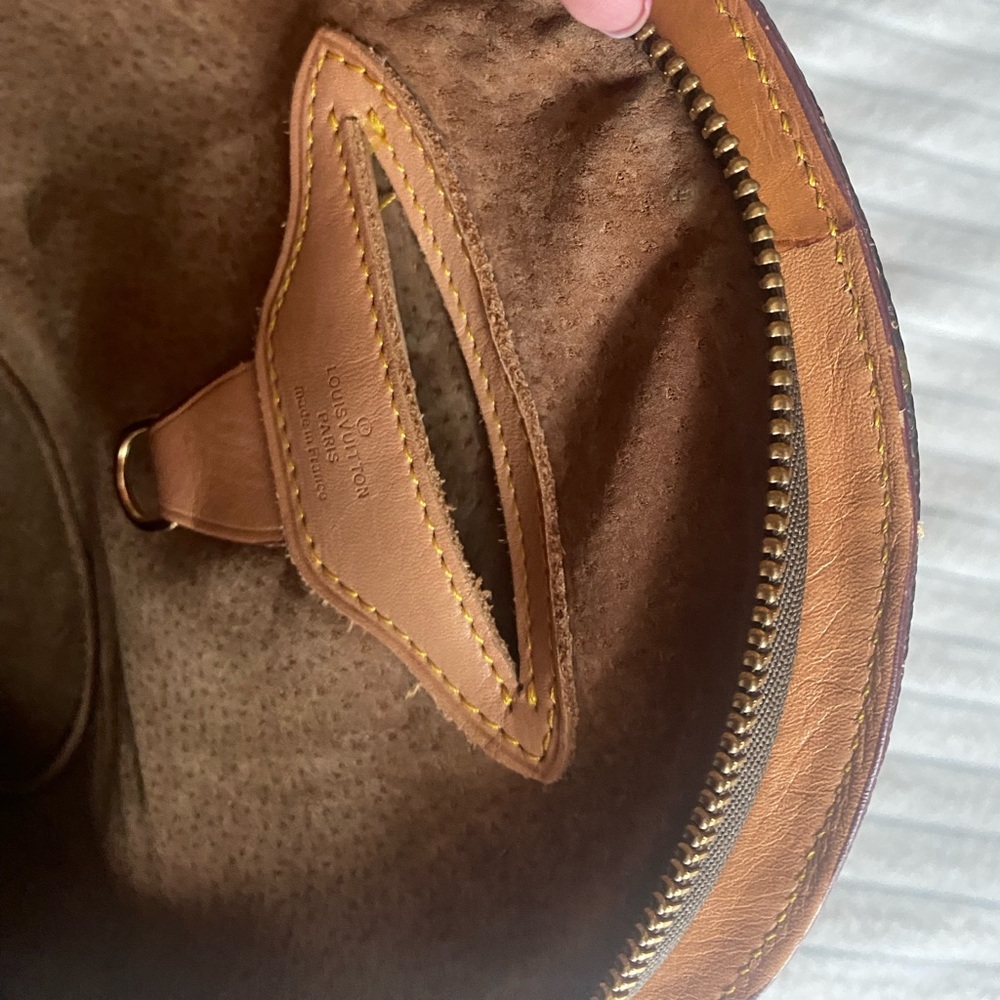 Authentic Louis Vuitton Backpack 🎒